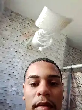 Snapshot of Lc022g chatting on April 2026 11:59:01 AM Lc022g online show from April 2026 11:59:01 AM