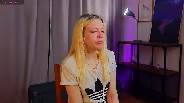 OliviaCaffery online show from April 2026 04:28:02 PM