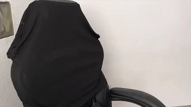 Snapshot of rin_night chatting on April 2026 09:40:02 AM rin night online show from April 2026 09:40:02 AM