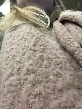 Cute Mia69 online show from April 2026 03:45:01 PM