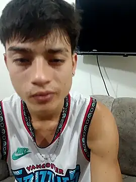 Snapshot of Thebestboyhot chatting on May 2026 03:44:02 AM Thebestboyhot online show from May 2026 03:44:02 AM