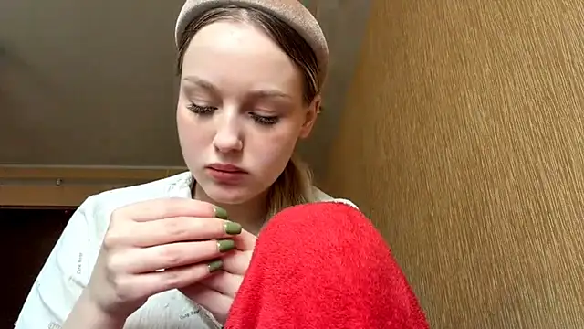 ElvieTribou online show from April 2026 08:15:01 AM