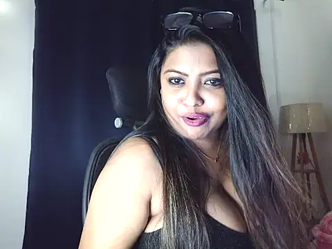 monika sassy online show from April 2026 10:07:02 PM
