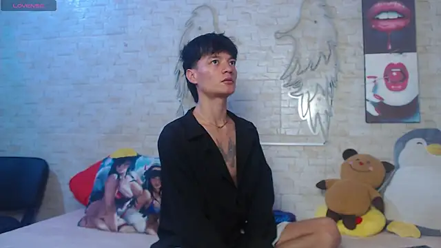 Alex latino  online show from April 2026 11:35:02 PM