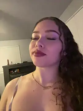 mariex83 online show from April 2026 02:42:02 AM