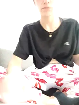 Snapshot of Lolaa92i chatting on April 2026 10:19:02 PM Lolaa92i online show from April 2026 10:19:02 PM