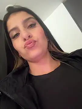 RebecaXoXo  online show from April 2026 09:39:33 PM