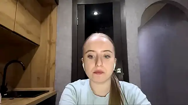 Snapshot of SabinaHaggen chatting on May 2026 06:14:02 PM SabinaHaggen online show from May 2026 06:14:02 PM