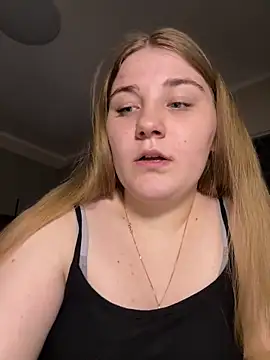 Snapshot of Flowers454 chatting on April 2026 10:07:02 PM Flowers454 online show from April 2026 10:07:02 PM