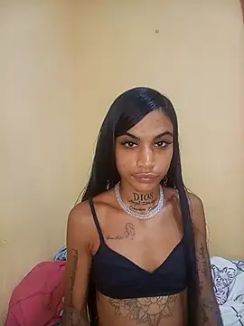 Snapshot of La_ReynaZendeya chatting on April 2026 10:11:02 PM La ReynaZendeya online show from April 2026 10:11:02 PM