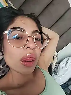 Lucietakeme online show from June 2026 07:47:02 PM