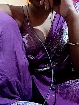 Snapshot of Hot-Kareena chatting on April 2026 06:35:01 PM Hot-Kareena online show from April 2026 06:35:01 PM