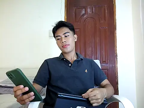 Snapshot of valerio_fernan chatting on May 2026 01:02:02 AM valerio fernan online show from May 2026 01:02:02 AM