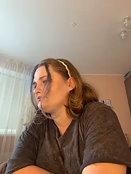 Snapshot of EdithBrown chatting on April 2026 01:41:02 PM EdithBrown online show from April 2026 01:41:02 PM