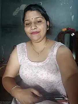 Riyashrma001 online show from April 2026 06:38:01 PM