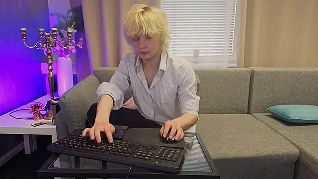 JameMilann online show from April 2026 01:37:02 PM