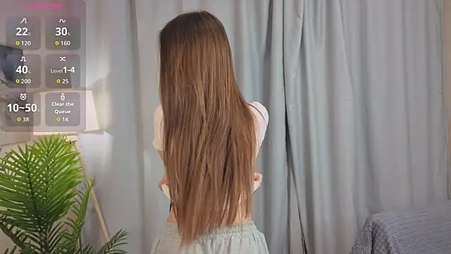 LuraPodraza online show from April 2026 05:30:01 PM