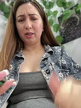 suzy-111 online show from April 2026 01:41:02 PM
