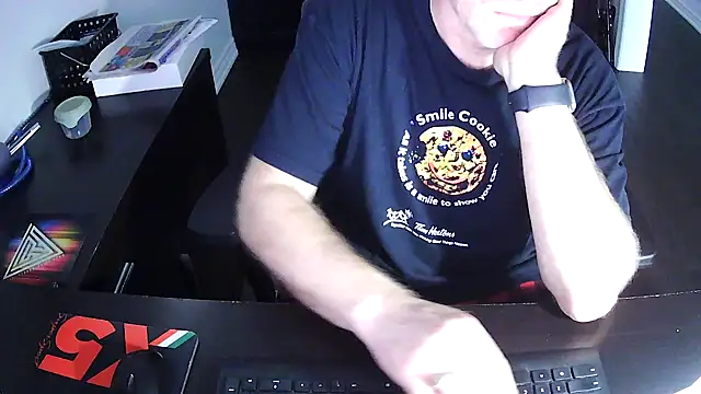 Shalun2000 online show from May 2026 06:47:01 PM