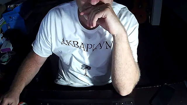 Snapshot of Shalun2000 chatting on June 2026 03:13:01 AM Shalun2000 online show from June 2026 03:13:01 AM