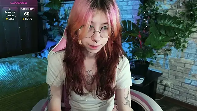 Alice Nyx online show from July 2026 08:33:01 PM