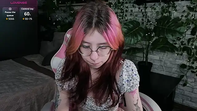 Alice Nyx online show from July 2026 08:33:02 PM