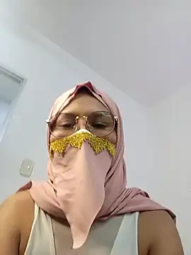 LaylaTemptMe online show from May 2026 11:23:01 PM