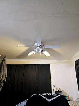 Snapshot of JpSmith04 chatting on April 2026 11:47:02 PM JpSmith04 online show from April 2026 11:47:02 PM