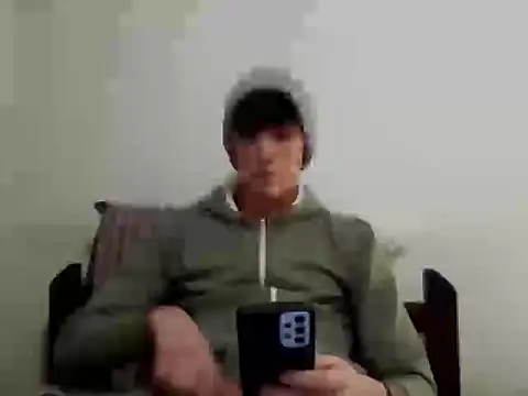 Snapshot of henriemj chatting on July 2026 07:25:01 AM henriemj online show from July 2026 07:25:01 AM