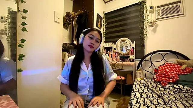 GlindaDejardin online show from May 2026 05:19:01 PM