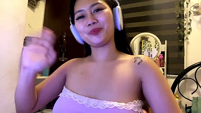 GlindaDejardin online show from May 2026 05:21:02 PM