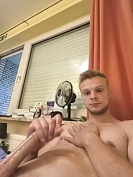 Snapshot of CuteDenno chatting on July 2026 07:28:02 PM CuteDenno online show from July 2026 07:28:02 PM