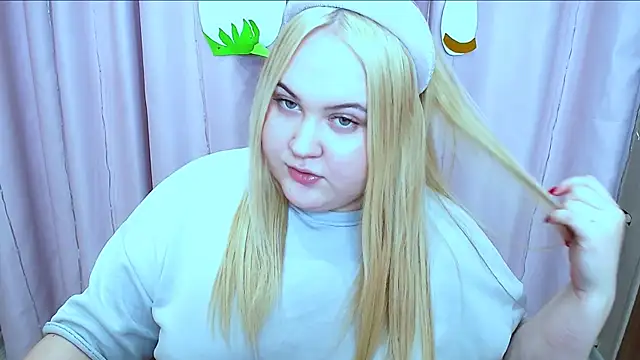 BlondeGlem online show from April 2026 07:19:01 AM