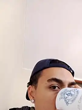 jhonylock online show from April 2026 12:00:02 PM