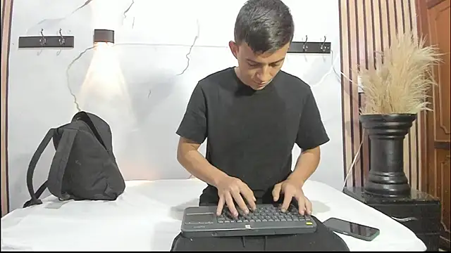 DilanAndKing online show from April 2026 01:15:01 PM