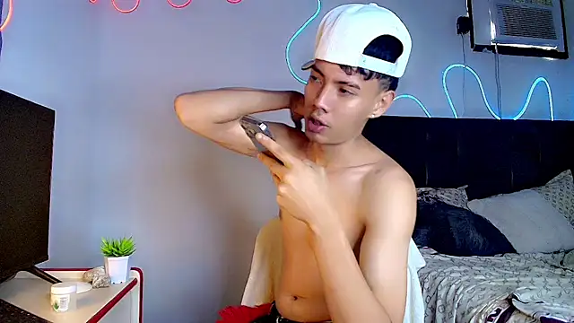 Snapshot of Ethan_Noa chatting on April 2026 03:39:02 PM Ethan Noa online show from April 2026 03:39:02 PM