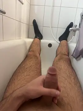 BIGGCOCK20CM online show from April 2026 04:01:01 PM