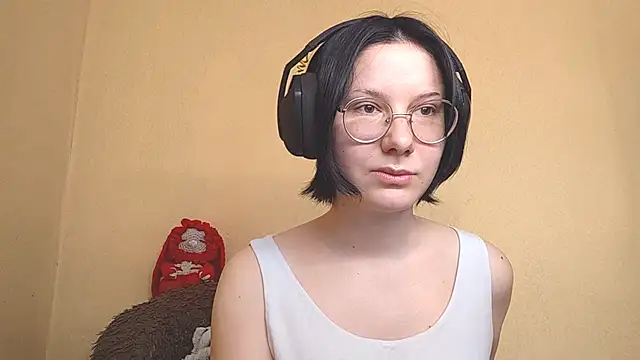 Snapshot of HighLense chatting on April 2026 07:31:01 AM HighLense online show from April 2026 07:31:01 AM