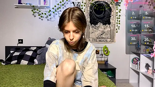 Snapshot of LunaBless chatting on April 2026 08:14:01 PM LunaBless online show from April 2026 08:14:01 PM