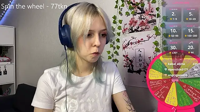 Snapshot of LunaBless chatting on June 2026 10:08:01 PM LunaBless online show from June 2026 10:08:01 PM