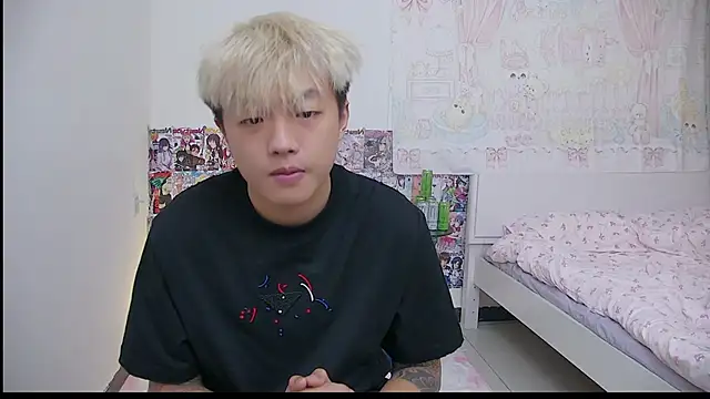 Snapshot of Zhuguli-001 chatting on April 2026 02:39:02 PM Zhuguli-001 online show from April 2026 02:39:02 PM