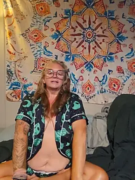 Blondejenn online show from July 2026 12:19:02 PM