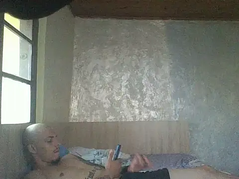 robertmrn112 online show from June 2026 04:53:02 PM
