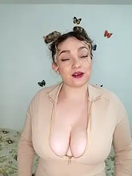 Snapshot of honey_hornie chatting on April 2026 12:59:01 AM honey hornie online show from April 2026 12:59:01 AM