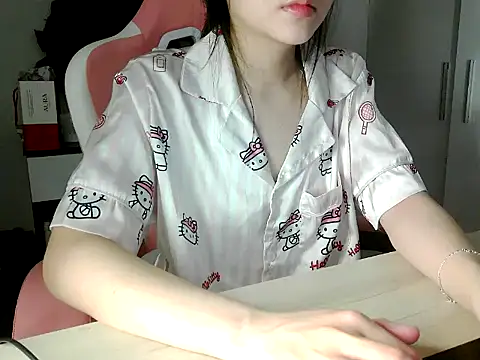 lucienguyen online show from May 2026 07:00:01 PM