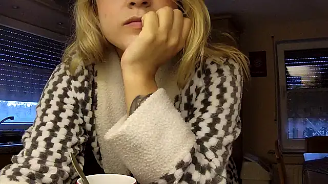 SilvyDiamond online show from April 2026 05:25:02 AM