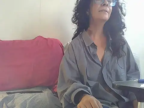 luly mariposa online show from May 2026 12:43:02 PM