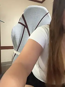 Snapshot of avasofiax chatting on April 2026 10:09:02 AM avasofiax online show from April 2026 10:09:02 AM