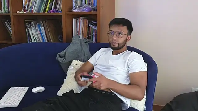 Snapshot of bbctoptwink chatting on April 2026 05:14:02 PM bbctoptwink online show from April 2026 05:14:02 PM