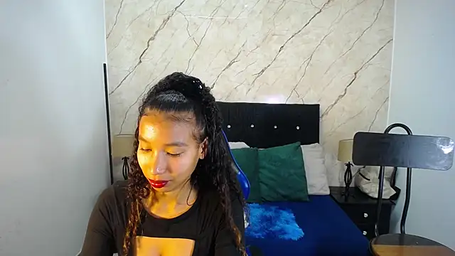 hasley cute online show from April 2026 07:34:01 PM
